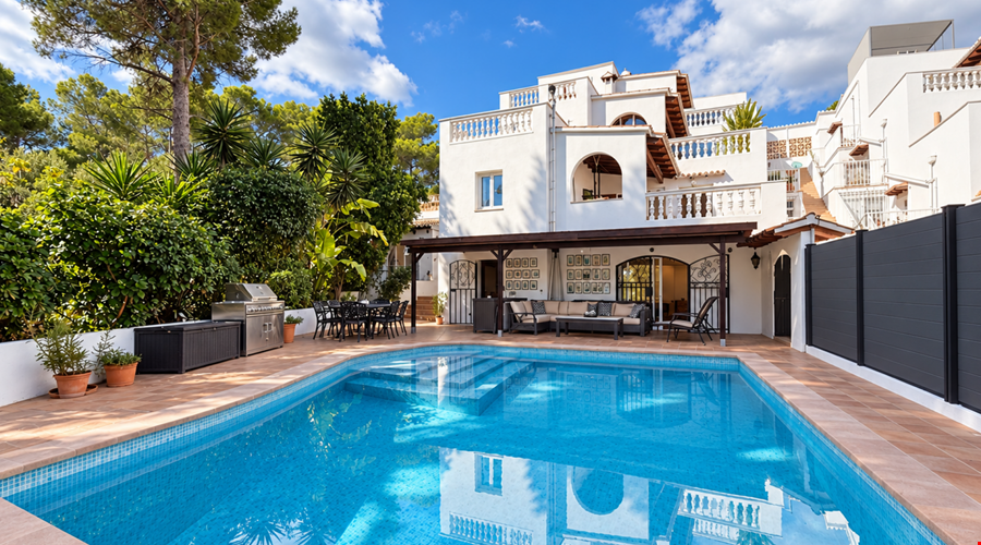 Three Bedroom Apartment with Separate Guest Suite in Cala Vinyas