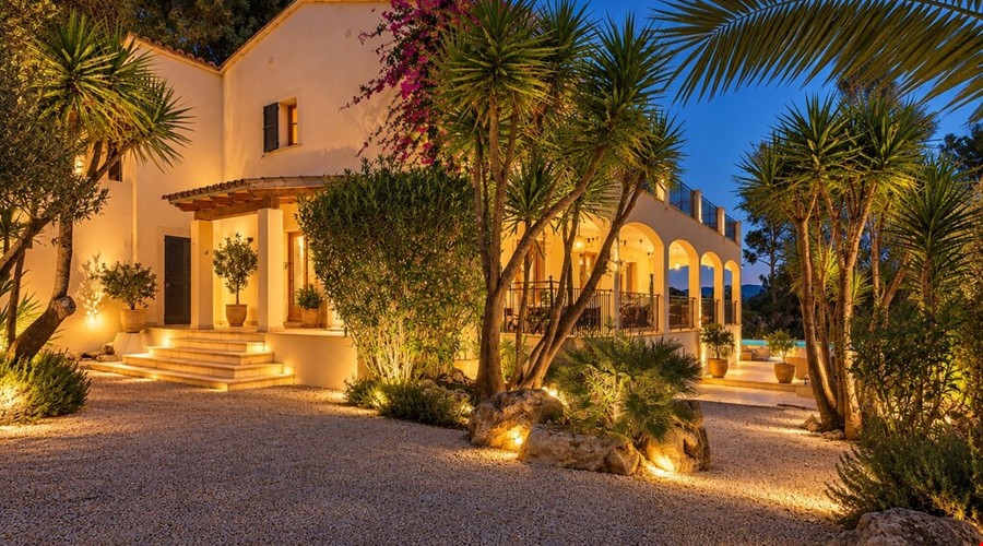 Villa for sale in Pollença
