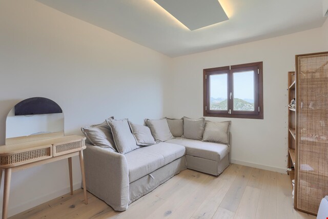 Gallery image 11