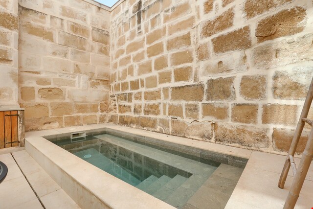 Gallery image 18
